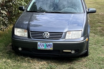 2004 Volkswagen Jetta - Photo 3 of 3
