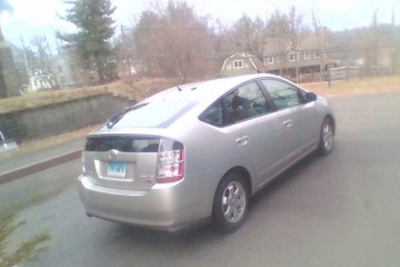 2004 Toyota Prius - Photo 2 of 3