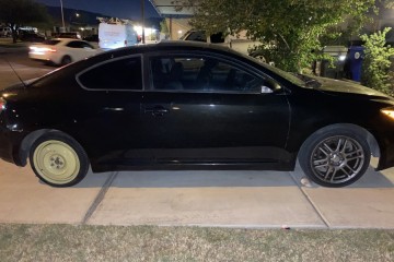 2009 Scion tC - Photo 2 of 2