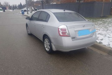 2009 Nissan Sentra - Photo 2 of 5