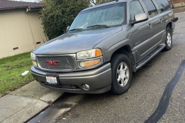 Junk 2006 GMC Yukon XL Photography