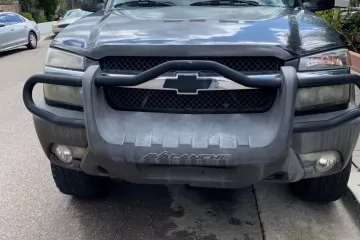2003 Chevrolet Avalanche - Photo 2 of 6