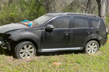 2013 Mitsubishi Outlander Sport - Photo 1 of 2